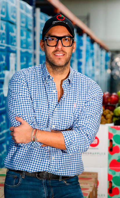 foto joven empresario prospera ideación