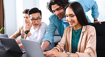 foto joven empresario prospera ideación