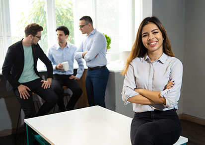 foto joven empresario prospera ideación